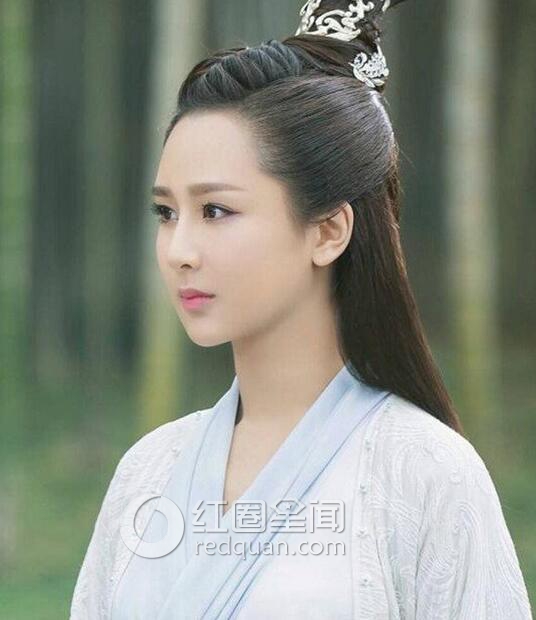 杨紫秦俊杰接吻曝光 秦俊杰喜欢杨紫吗图片