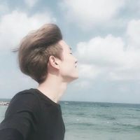 精选帅气韩系男生笑黑化头像图片