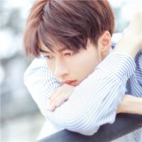 精选帅气韩系男生笑黑化头像图片