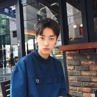 精选帅气韩系男生笑黑化头像图片