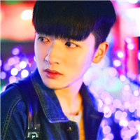 精选帅气韩系男生笑黑化头像图片