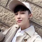 90后比较简单有个性的打游戏头像男生冷酷帅图片
