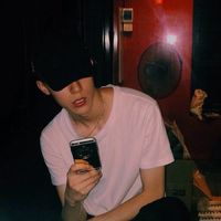 2017高冷帅气的一个女生和两个男生的兄弟头像图片