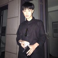 2017高冷帅气的一个女生和两个男生的兄弟头像图片