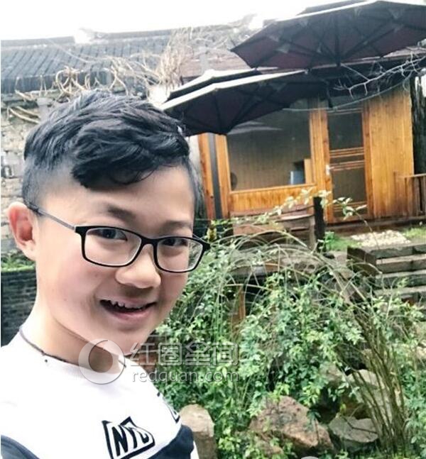 贾云哲现在什么职业 贾云哲身高正常了吗