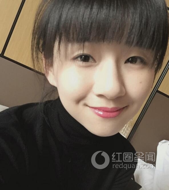 小彩旗喜欢的大叔是谁 小彩旗胸大吗图片