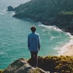 一个人海边头像哭的撕心裂肺的头像男生真人头像图片