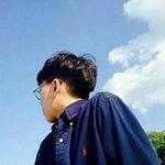 一个人海边头像哭的撕心裂肺的头像男生真人头像图片