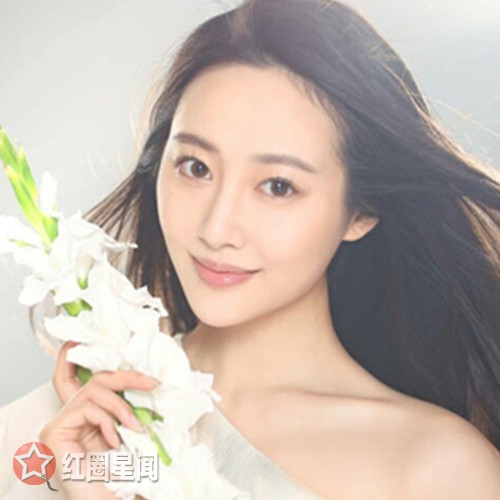 李纯整过容吗 李纯和哪些明星之间存在过绯闻图片