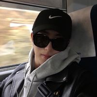 霸气超拽的个性qq头像男生伤心时图片