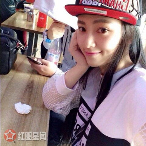 校花黄灿灿和男友热吻被扒 为什么现如今的黄灿灿变得越来越丑