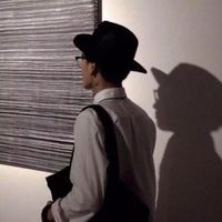 最新的可爱男生伤感头像图片带字图片