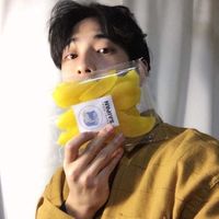 最新的可爱男生伤感头像图片带字图片