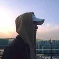 男生霸气紫色真人头像图片