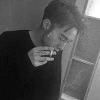 最新的西装男生头像黑底图片