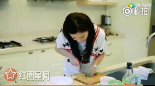 揭秘赵薇人缘为什么那么好 赵薇家厨房曝光惊呆网友