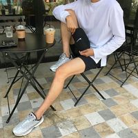 最新帅气潮流qq头像白色系男生动画片图片