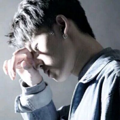 帅气的帅哥明星头像大全抽烟图男生头像带字图片