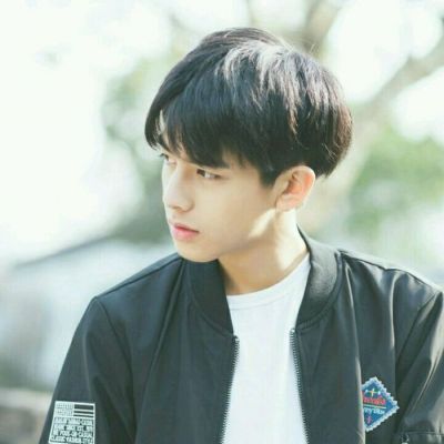 帅气的帅哥明星头像大全抽烟图男生头像带字图片