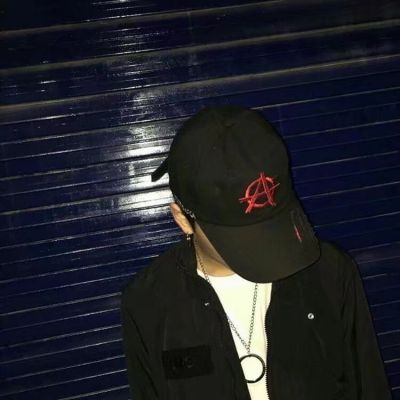 落寞帅气的头像男生霸气恐怖动漫图片