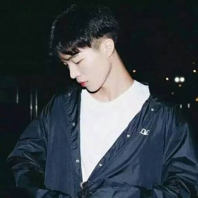 落寞帅气的头像男生霸气恐怖动漫图片