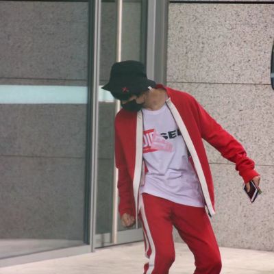 最新易烊千玺最帅的图片头像大全qq头像背景绿色系男生头像图片