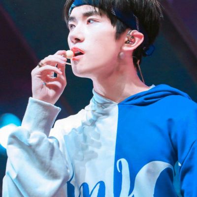 最新易烊千玺最帅的图片头像大全qq头像背景绿色系男生头像图片