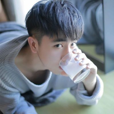 2018最新版最帅夜晚男生孤独伤感抑郁头像图片