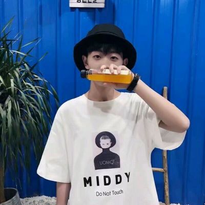 2018最新版阳光唯美帅气头像白头发男生头像男生头像男生图片