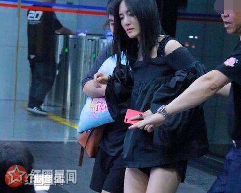 谢娜怀孕现在是不是真的 揭秘谢娜为什么坐轮椅
