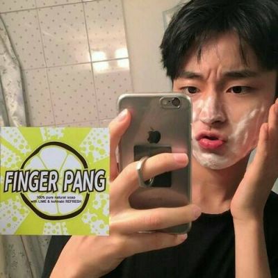 帅气高冷的戴帽子背影头像男生头像图片