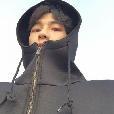霸气成熟的红色衣服漫头像男生图片图片