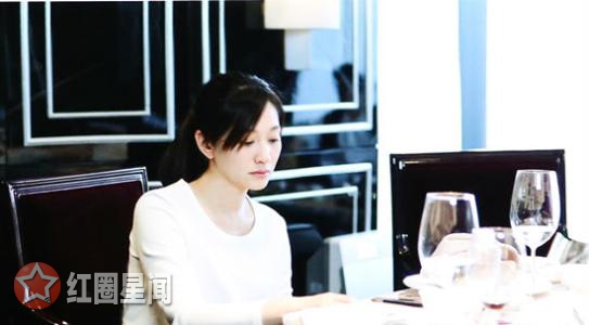 李小冉生不了孩子因为什么 李小冉未送祝福引发争议图片