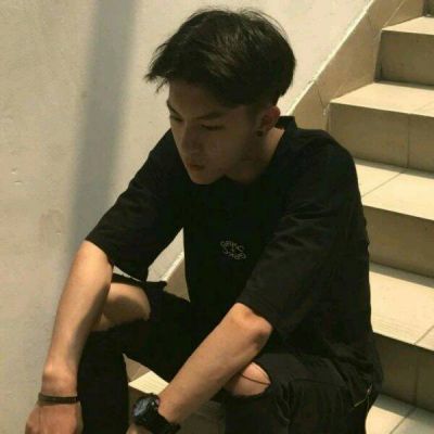 最霸气超拽的求一个男生抱着猫的动漫头像图片