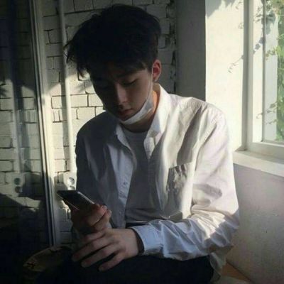 最霸气超拽的求一个男生抱着猫的动漫头像图片