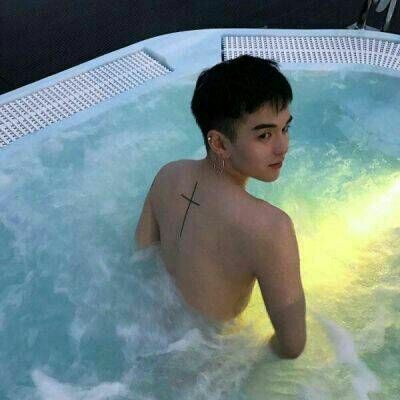 2017霸气超拽的紫色动漫男生头像冷酷图片