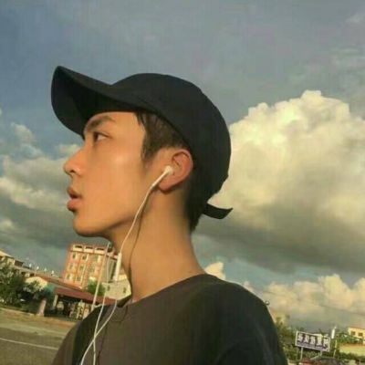 霸气超拽的男生伤感背影黑白头像图片