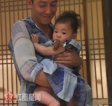 当年的陈冠希和阿娇感情好吗 陈冠希女儿睫毛惹人喜爱图片