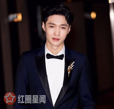 张艺兴助理是谁怎么选的 助理阻止张艺兴签名背后有深意图片