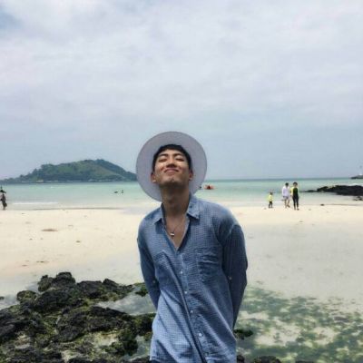 霸气成熟的带李子的头像男生图片