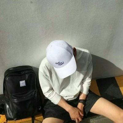 又霸气又伤感的男生头像伸舌头图片
