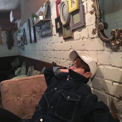 又霸气又伤感的男生头像伸舌头图片