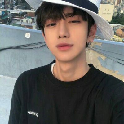 最新好看的男生帅气qq头像带字图片