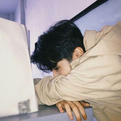 阳光帅气的纹身头像男生图片