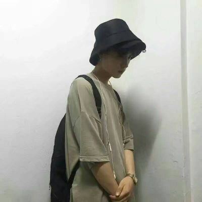高傲冷酷自信的帅哥头像2018男生qq文艺头像图片大全图片