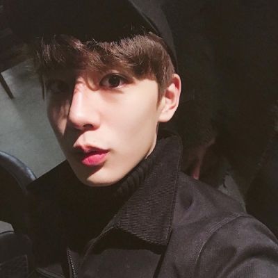 扣扣阳光帅气二次元有猫的头像男生图片