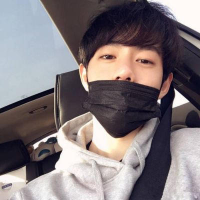 扣扣阳光帅气二次元有猫的头像男生图片