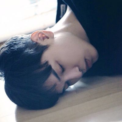 扣扣阳光帅气二次元有猫的头像男生图片