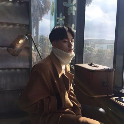 扣扣阳光帅气二次元有猫的头像男生图片