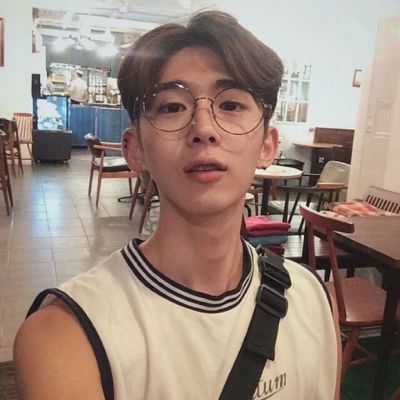 帅气粉色卡通男生头像图片